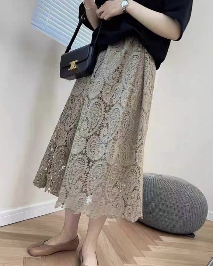 LM+ Lace skirt