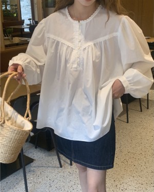Lace trim blouse
