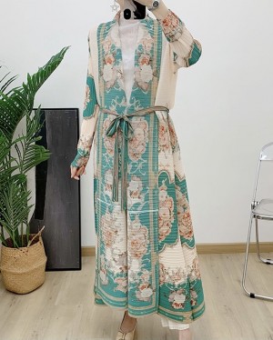 Pleated long motif cardigan