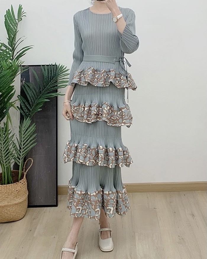 Pleated motif tiered dress