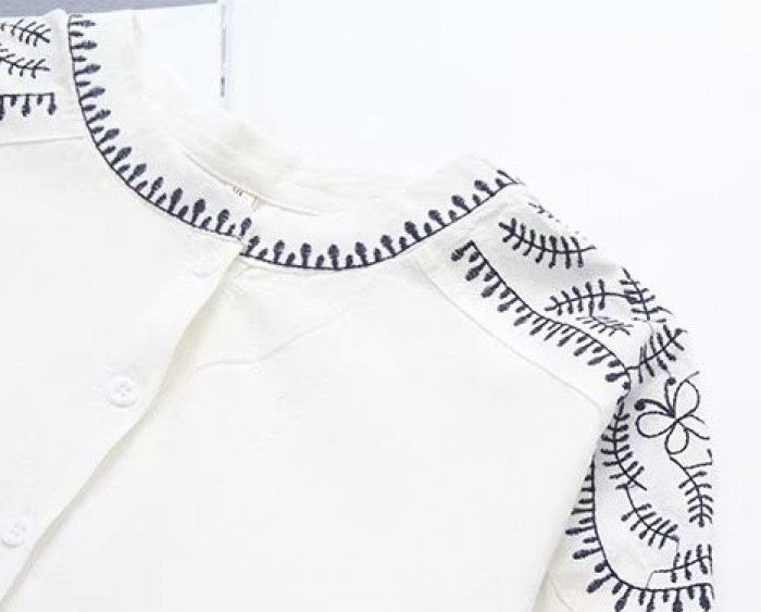 LM+ Embroidery Top