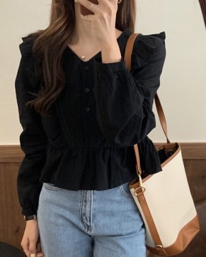 Blouse with ruffle