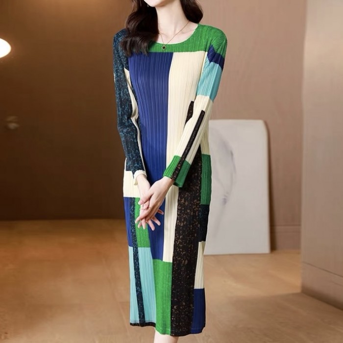 Geometric motif pleated dress