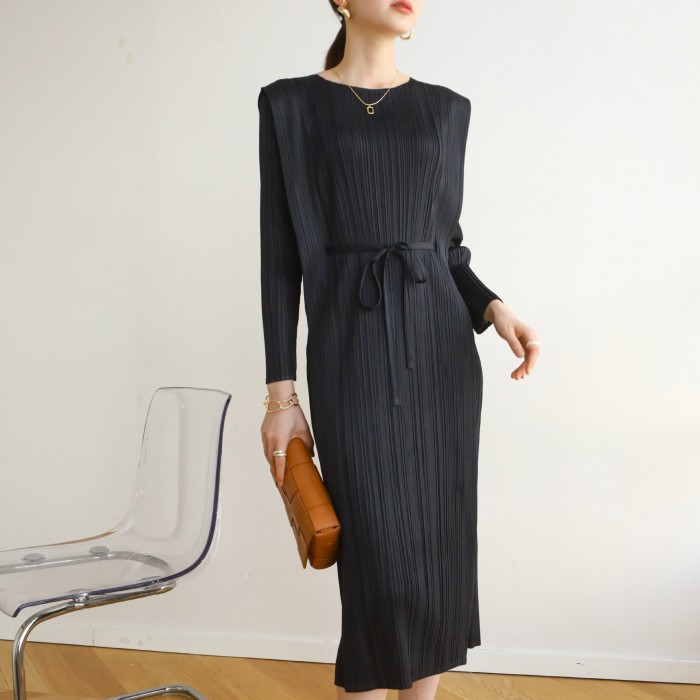 Pleated basic dress