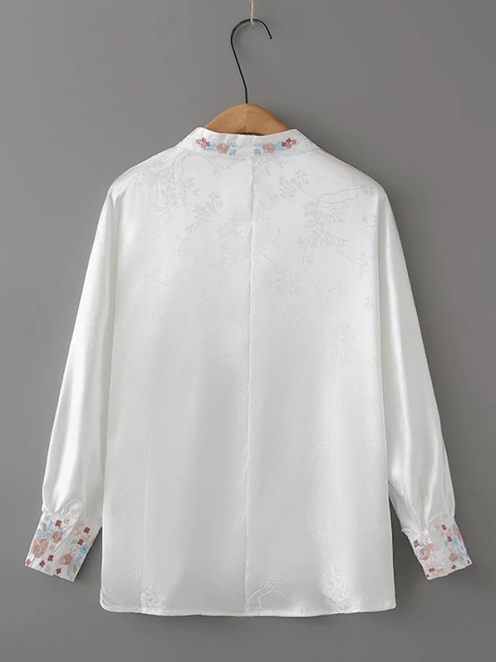 LM+  floral motif embroidered blouse