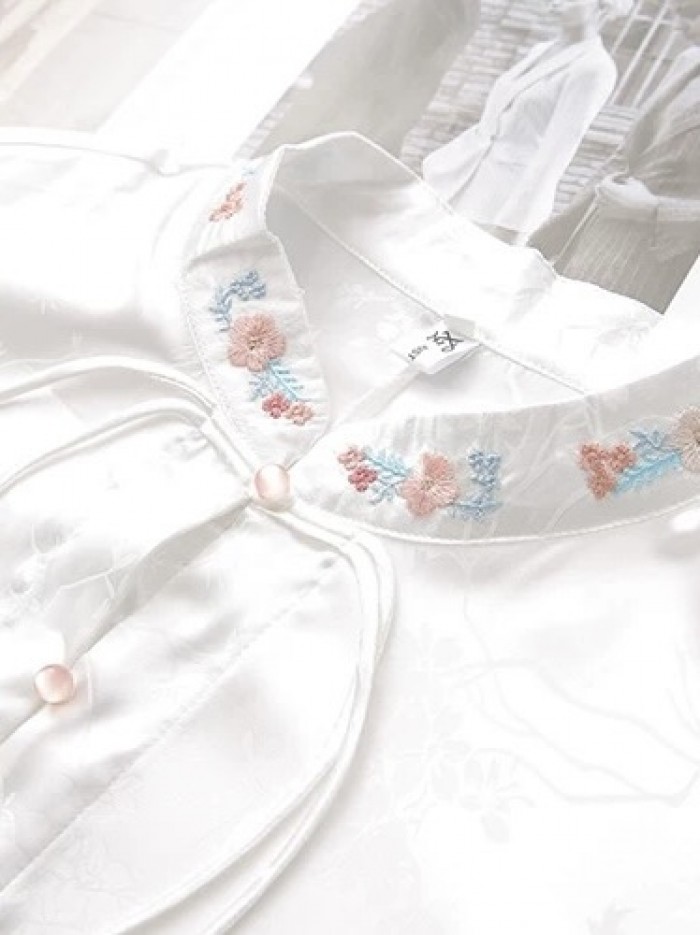 LM+  floral motif embroidered blouse