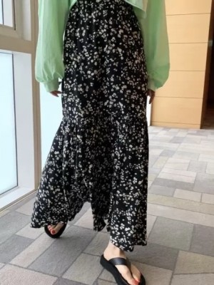 Floral motif skirt
