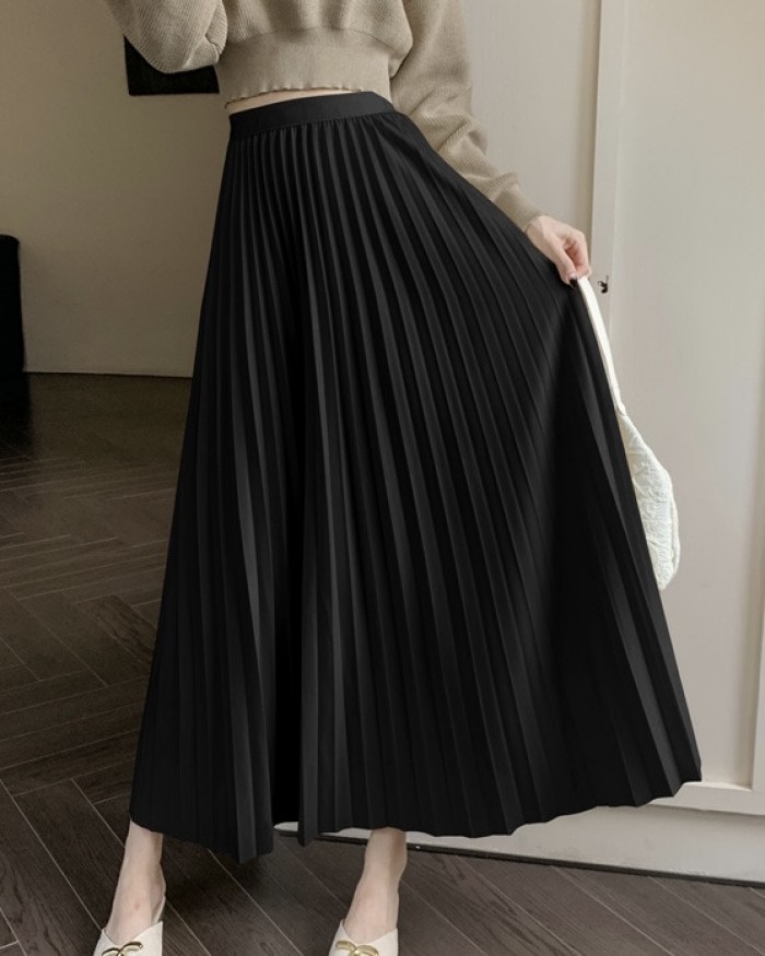 Basic pleated skirt