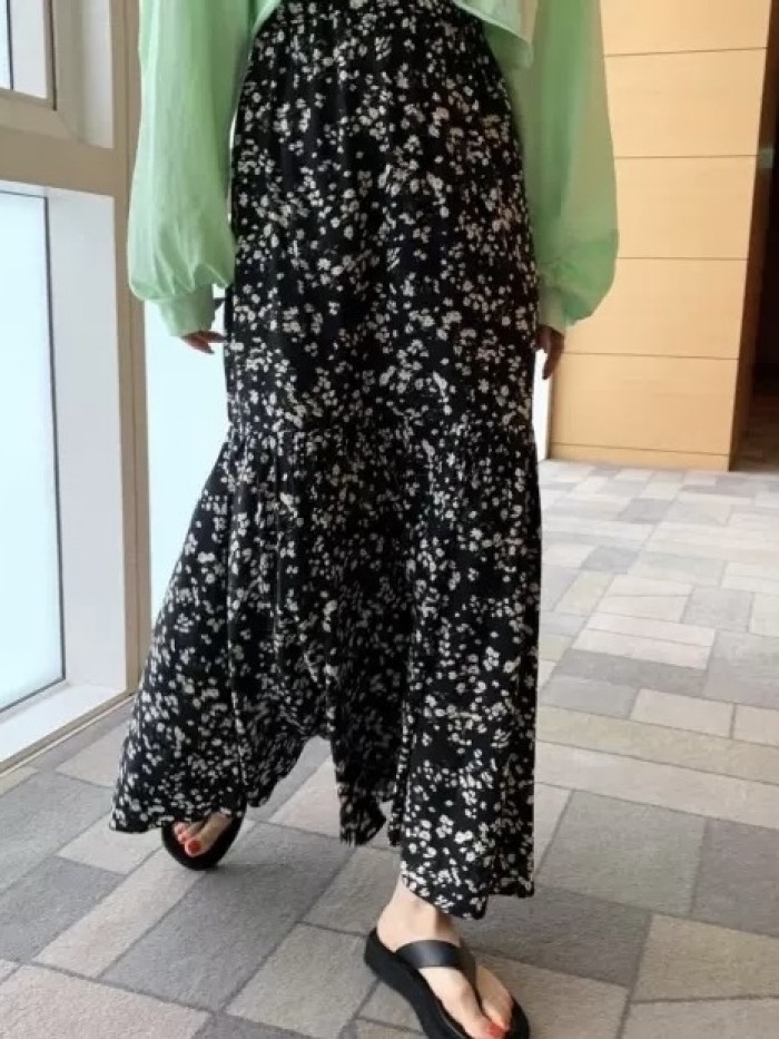 Floral motif skirt