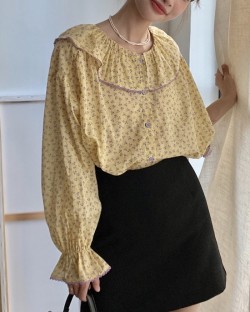 Ditsy floral blouse