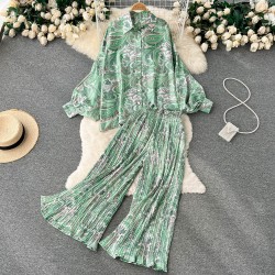 Motif blouse and pants set