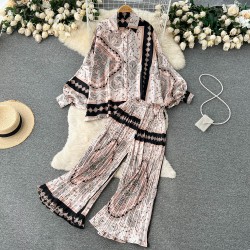 Motif blouse and pants set
