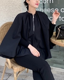 Zipper detail cape