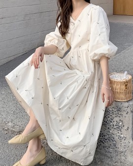 Floral embroidery dress