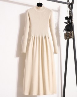 LM+ Mockneck knit dress