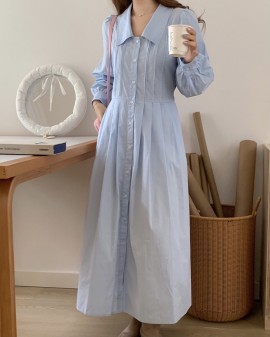 Button dress with pleats