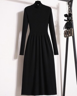 LM+ Mockneck knit dress