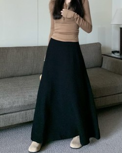 Long basic skirt