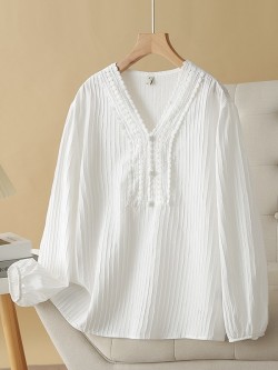 LM+  lace trim blouse