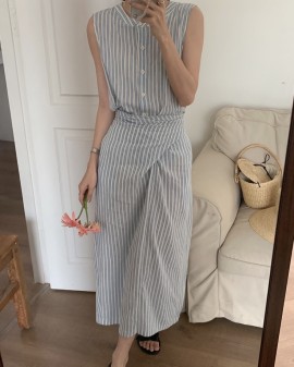 Sleeveless stripe dress