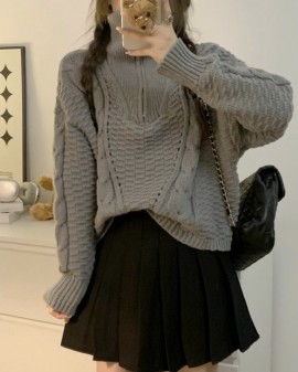 Mockneck knit sweater
