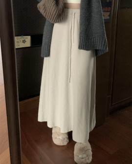Tiestring knit skirt