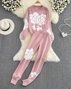 Flower motif knit pullover and pants set